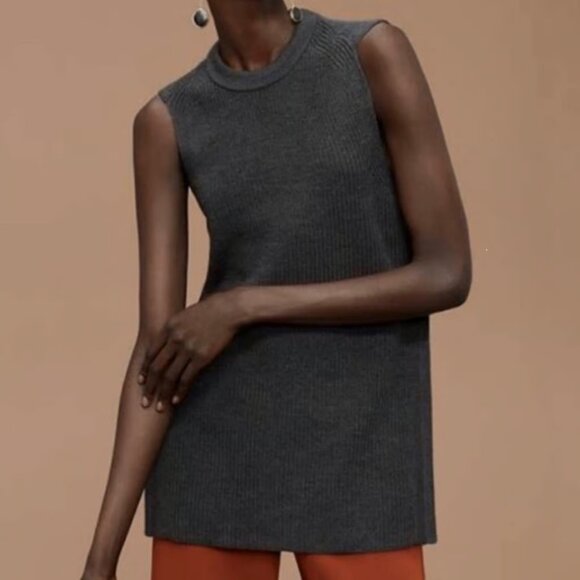 Aritzia Wilfred Charcoal Gray Sleeveless Wool Knit Sweater Vest Size XS - Picture 1 of 9